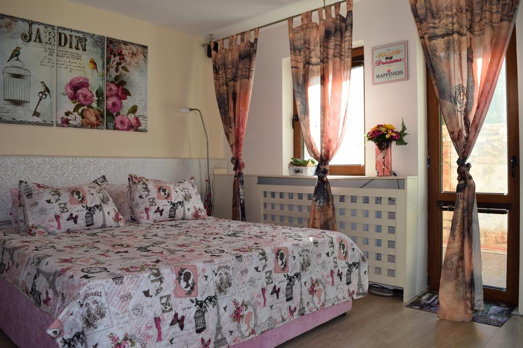 Boutique Villa Rosa Dei Venti Baltsjik Buitenkant foto